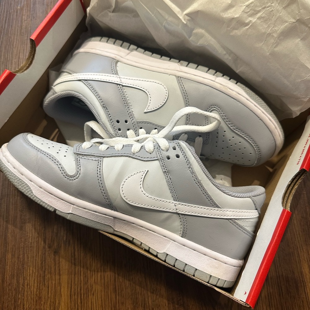 Nike Dunk Low Gray and White Sneakers M6.5 -Eur39